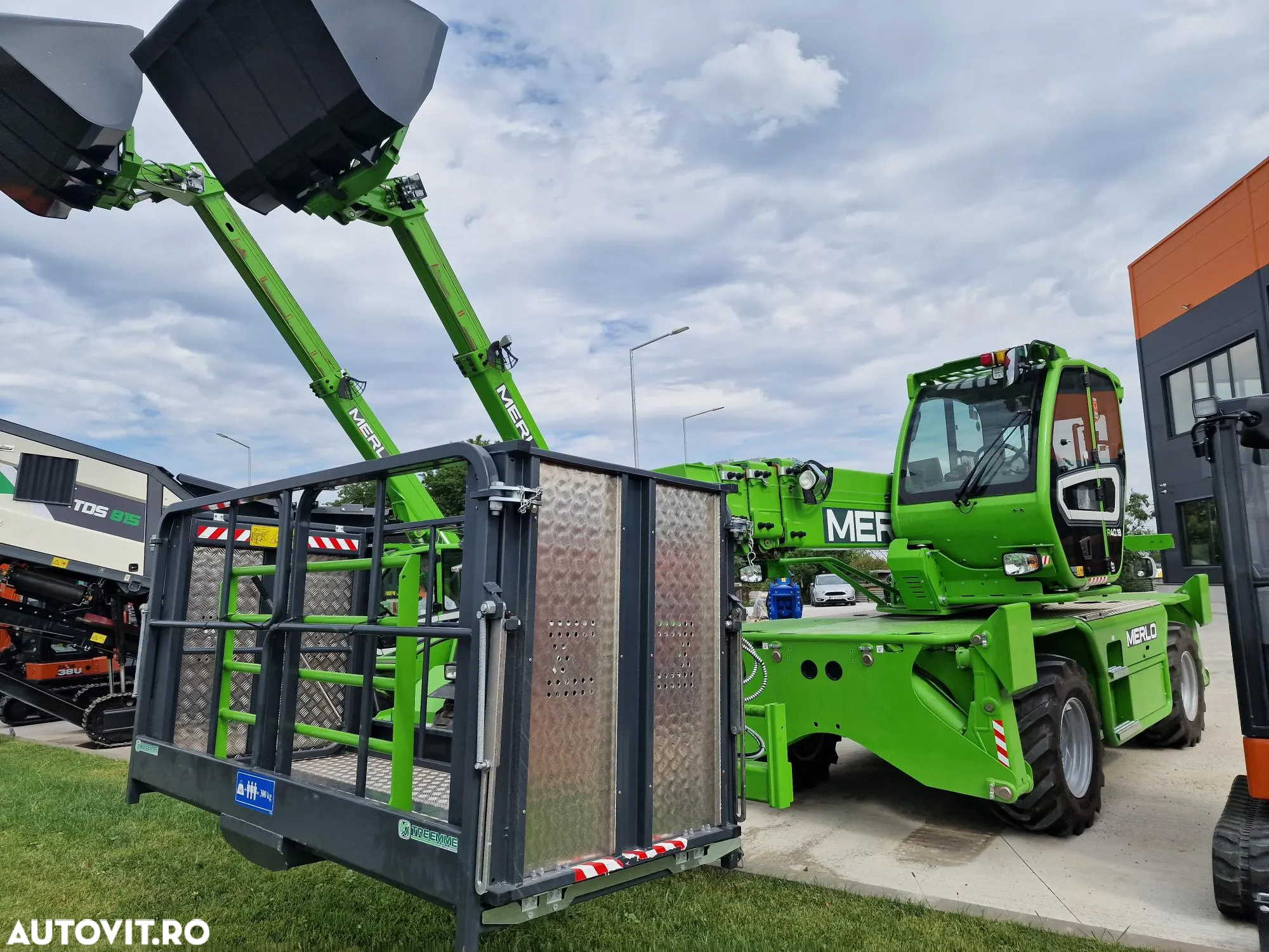 Merlo ROTO 40.18, ROTATIV la 18, ridica 4t, Aer cond, nacela 3 pers, cupa, furci, TELESCOPIC 4 tronsoane, posibilitate leasing, garantie 2 ani-PROMOTIE 154900 EUR+Tva - 19