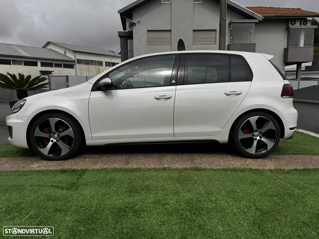 VW Golf 2.0 GTI DSG adidas - 5