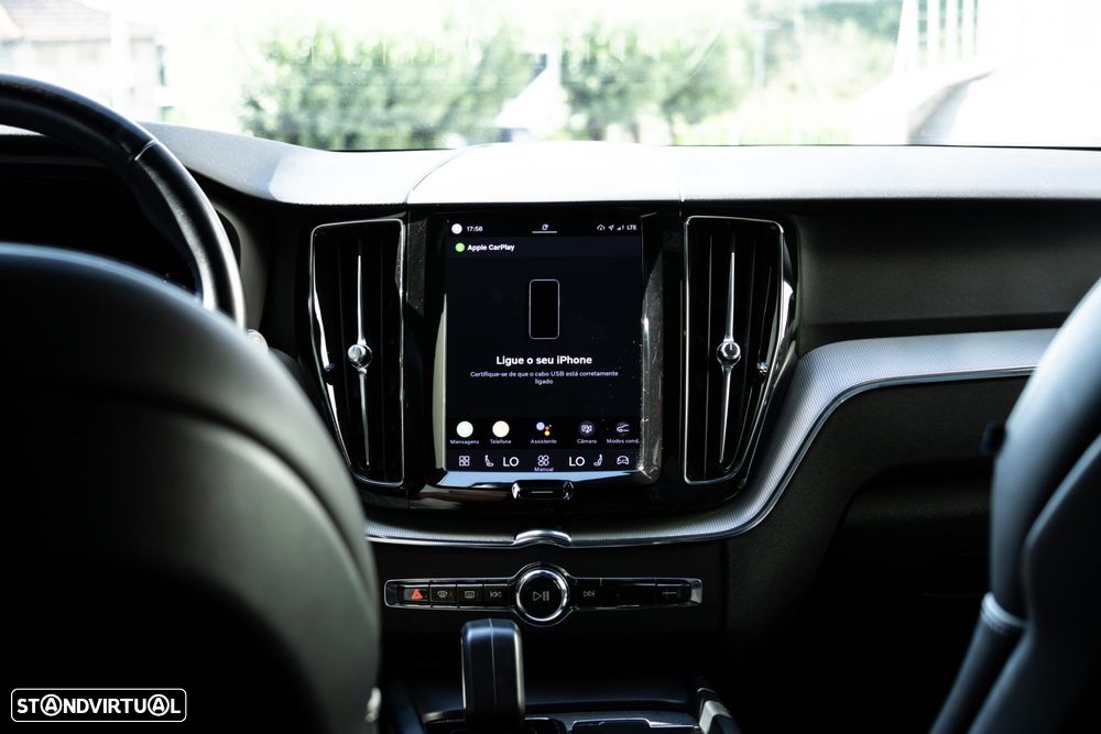 Volvo XC 60 2.0 B4 R-Design Geartronic - 37