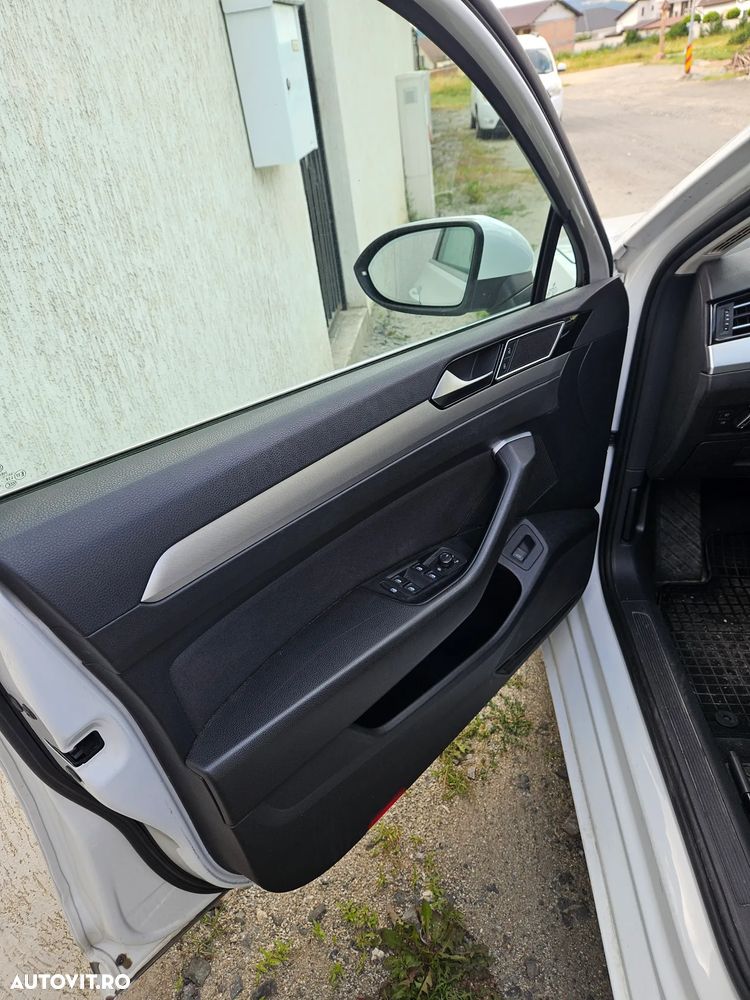 Volkswagen Passat 2.0 TDI DSG Comfortline - 8