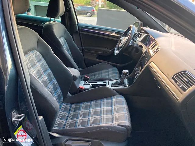 VW Golf 1.4 GTE Plug-In-Hybrid DSG - 37