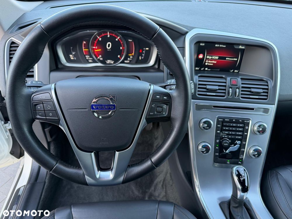 Volvo XC 60 D5 AWD Geartronic Summum - 20
