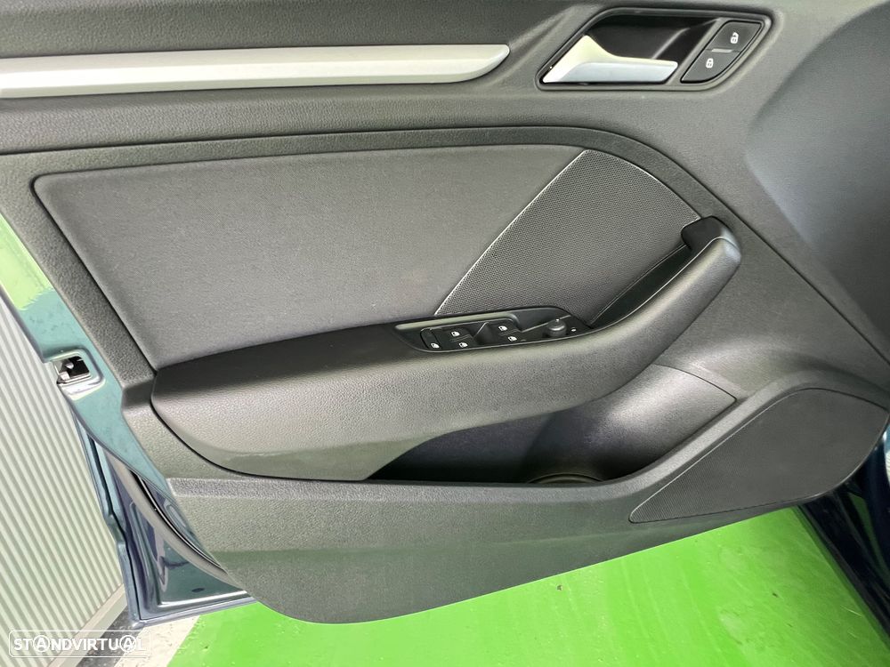 Audi A3 Sportback 30 TFSI Sport - 11