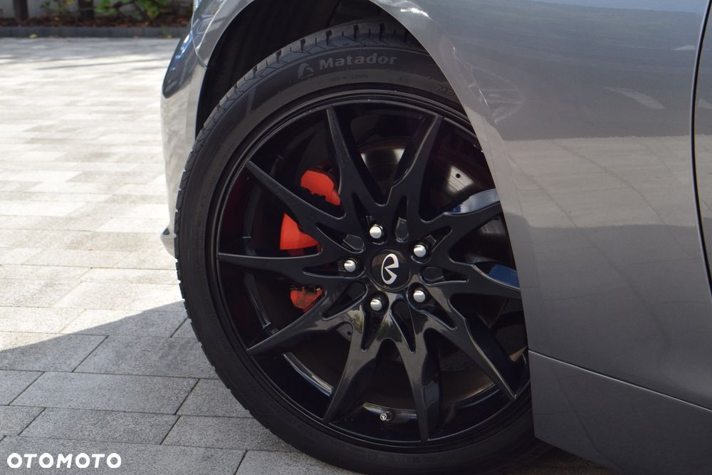 Infiniti Q50 2.0t Sport Sound Studio by Bose - 10