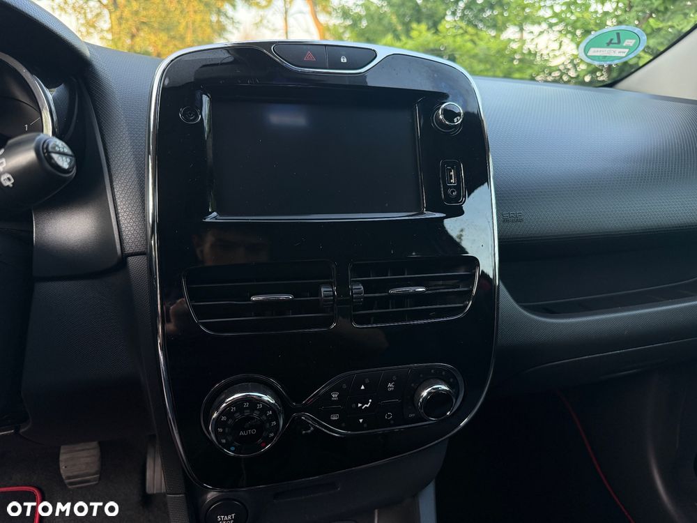 Renault Clio - 24