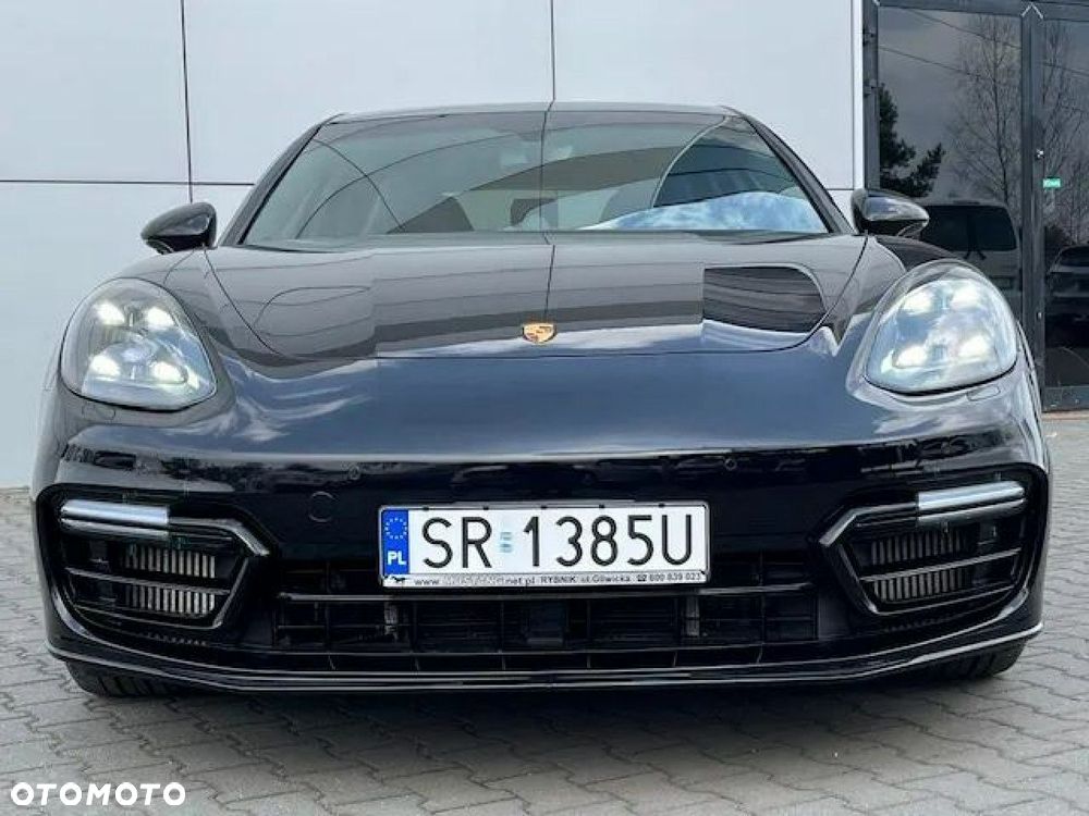 Porsche Panamera - 3