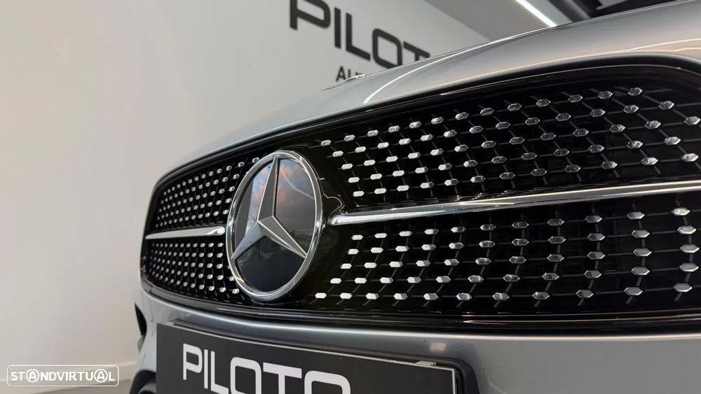 Mercedes-Benz E 300 e AMG Line - 13