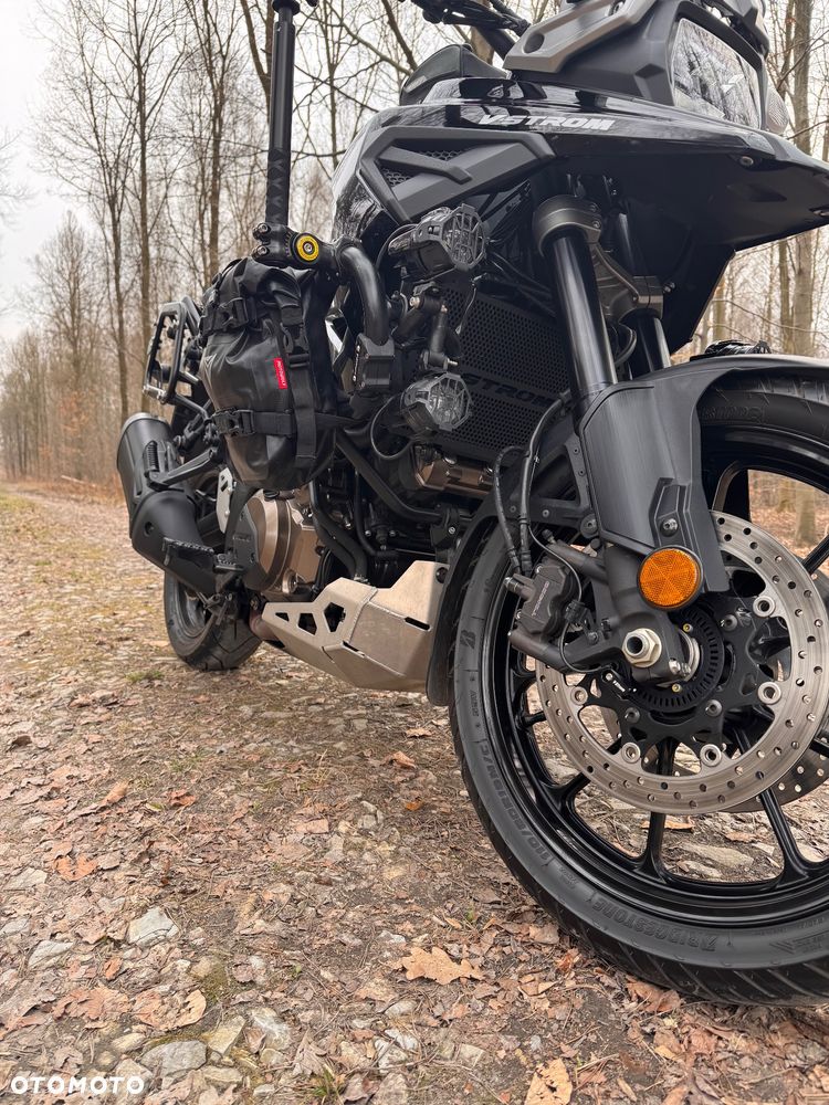 Suzuki V-STROM - 12