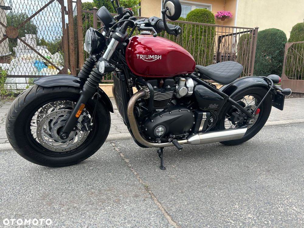 Triumph Bonneville Bobber - 25