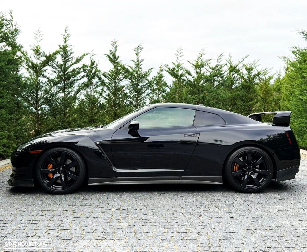Nissan GT-R 3.8 V6 Black Edition - 4