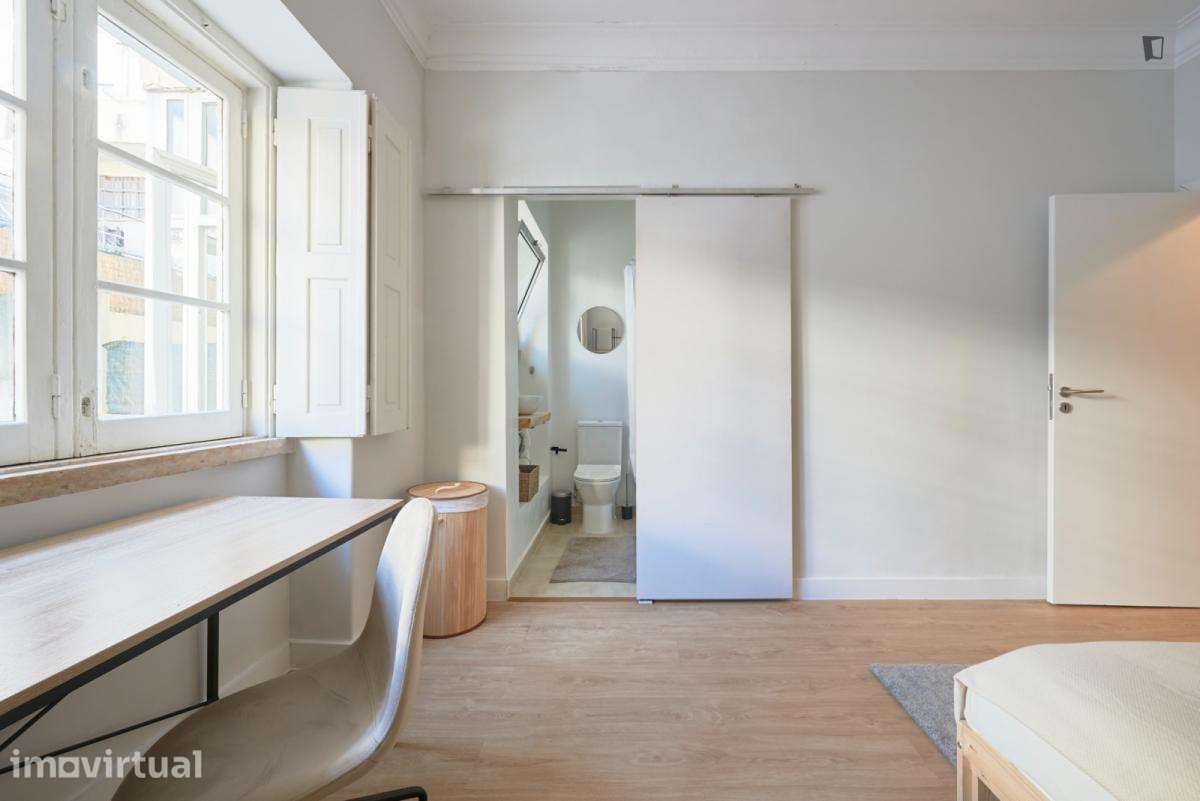 Quarto - localizado em Roma-Areeiro Lisbon - Grande imagem: 4/6