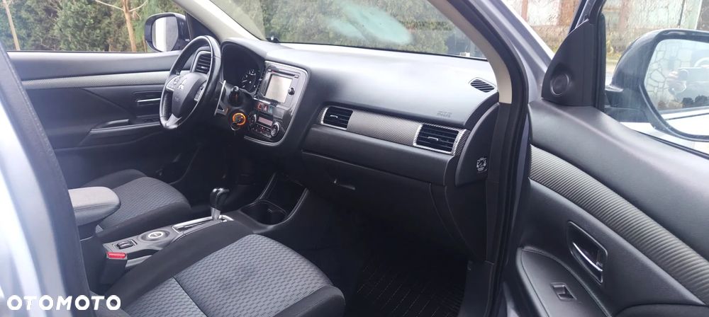 Mitsubishi Outlander 2.0 Intense 4WD CVT - 16