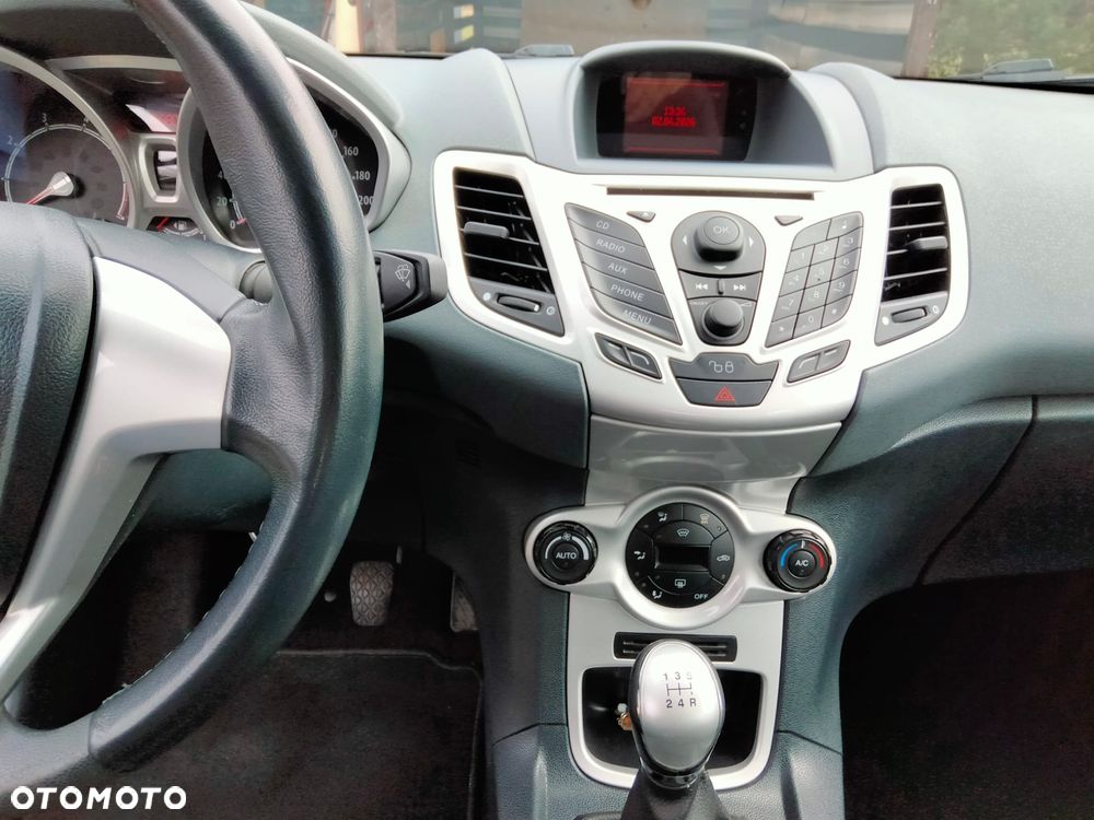 Ford Fiesta 1.25 Celebration - 5