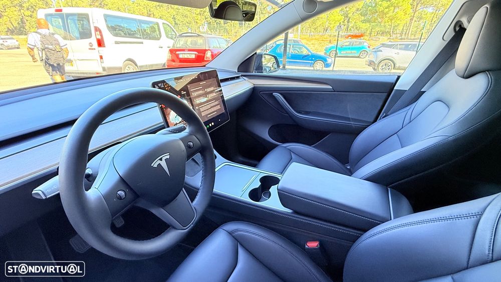 Tesla Model Y Long Range Dual Motor AWD - 15