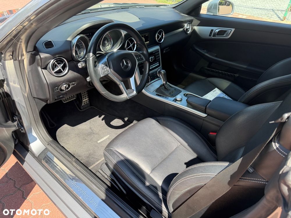 Mercedes-Benz SLK 200 (BlueEFFICIENCY) 7G-TRONIC - 15
