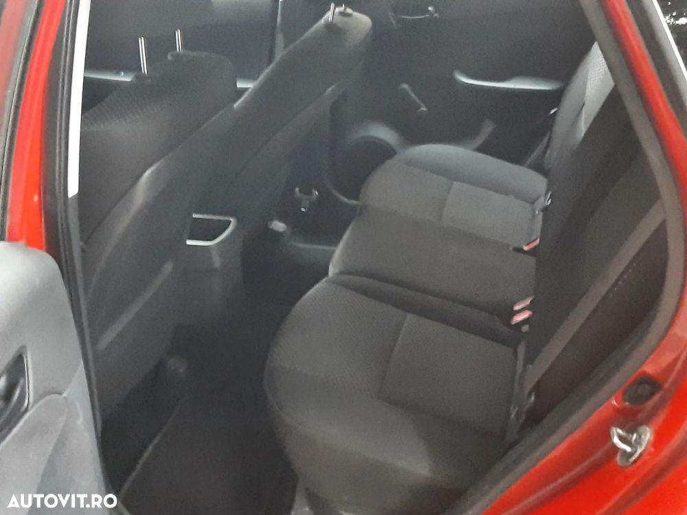 Hyundai i30 1.4 FIFA WM Edition - 6