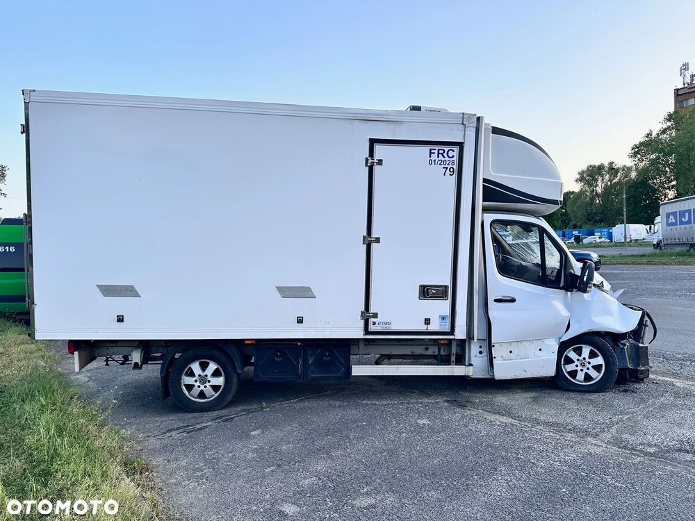 Mercedes-Benz Sprinter W907 - 2