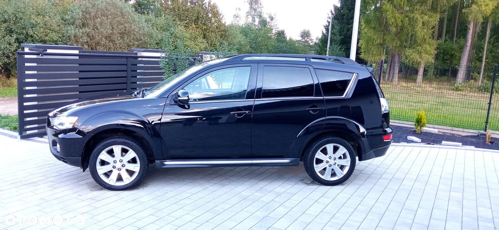 Mitsubishi Outlander - 4