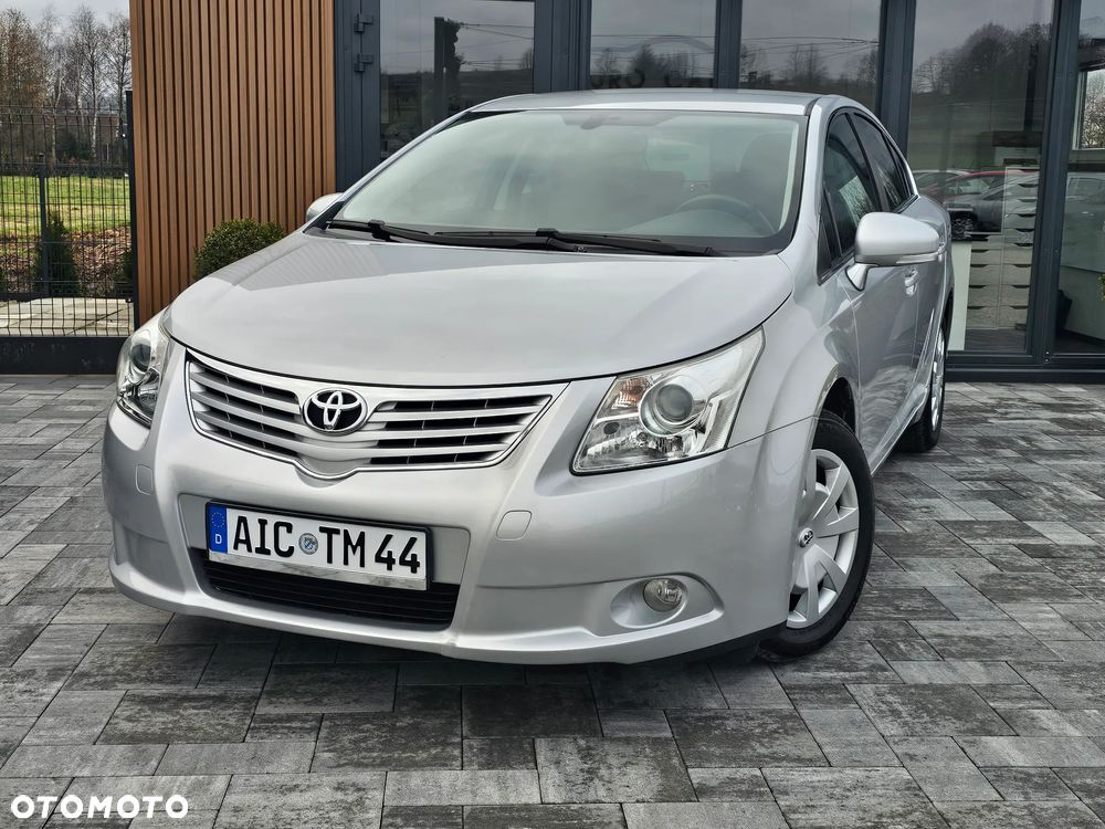 Toyota Avensis 1.8 Comfort - 11