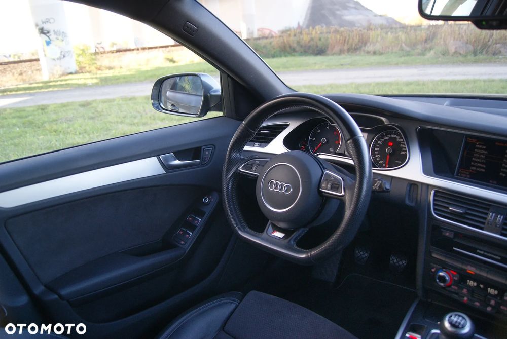 Audi A4 Avant 2.0 TDI DPF quattro S line Sportpaket - 28