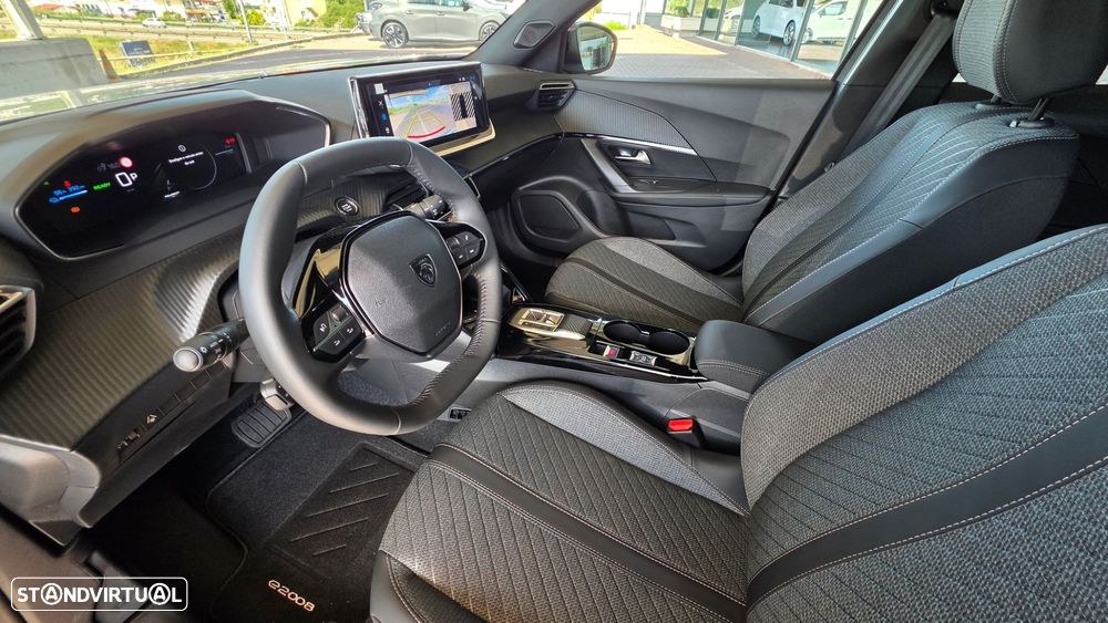 Peugeot e-2008 54 kWh Allure - 8
