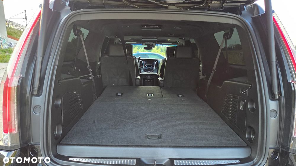 Cadillac Escalade - 16