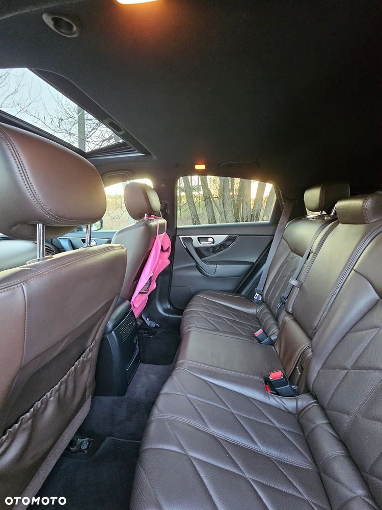 Infiniti FX - 11