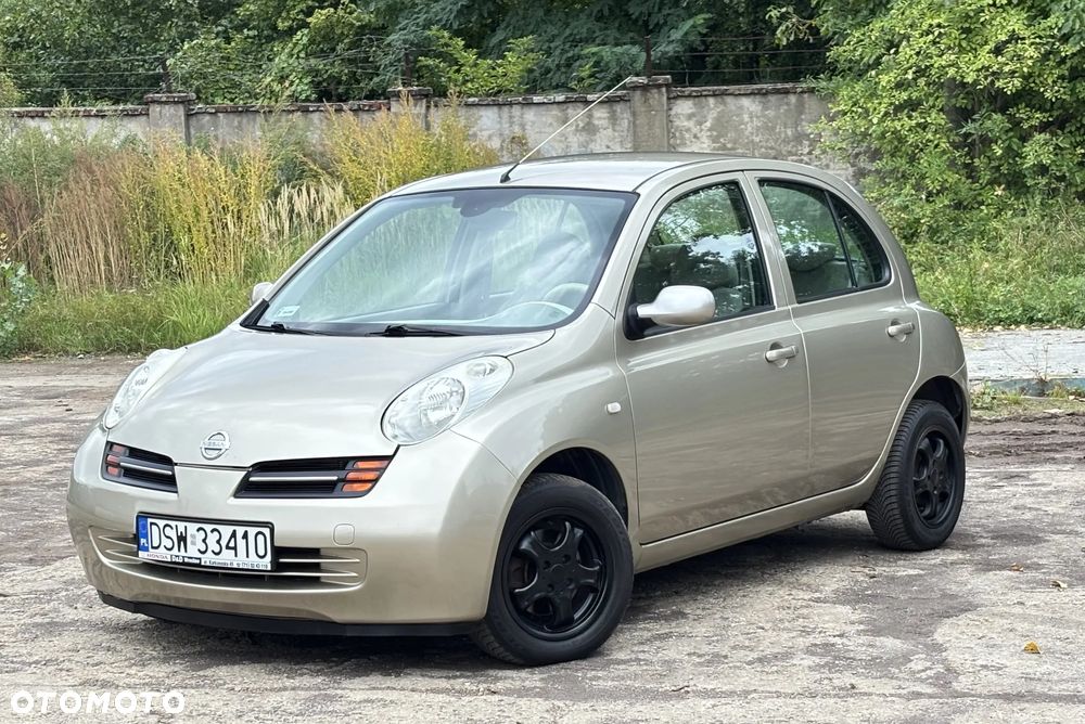 Nissan Micra - 1