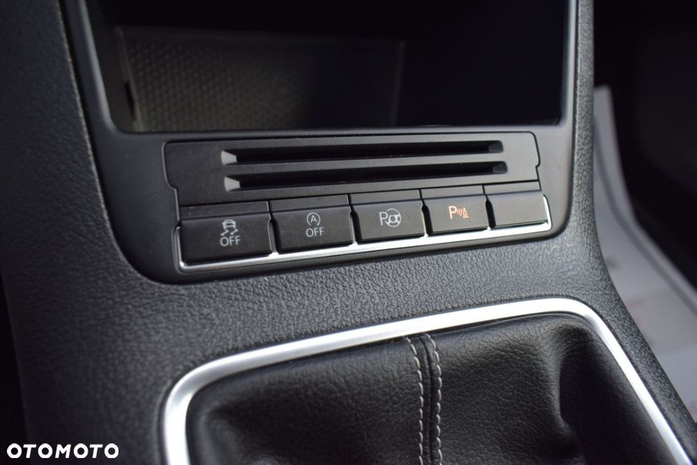 Volkswagen Tiguan - 36