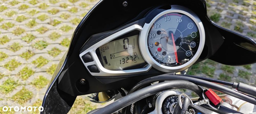 Triumph Street Triple - 14