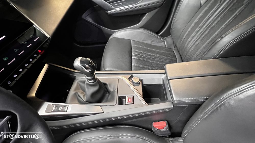 Peugeot 308 1.2 PureTech GT Line - 48