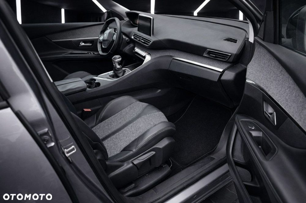 Peugeot 5008 - 13