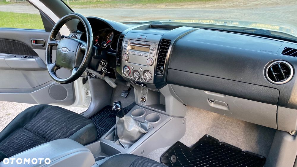 Ford Ranger 2.5 TDCi DC XLT - 14