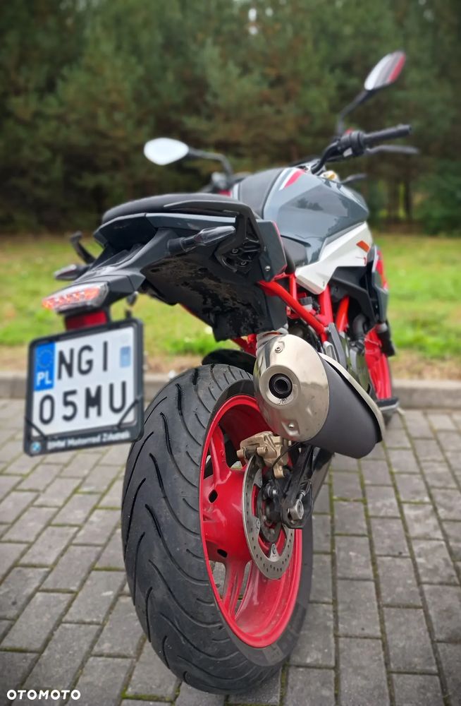 BMW G - 7