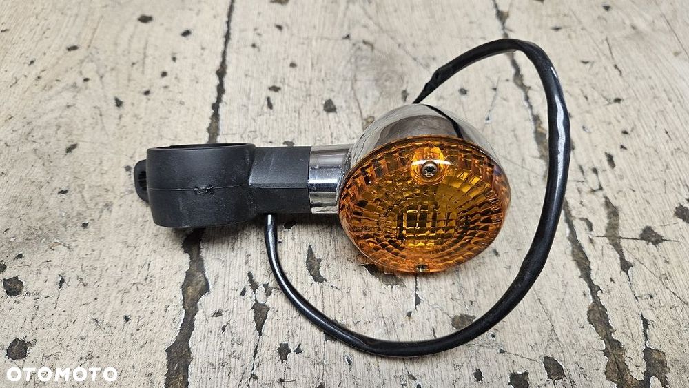 Kierunkowskaz przód mocowanie guma Kawasaki VN800 Vulcan Custom - 2