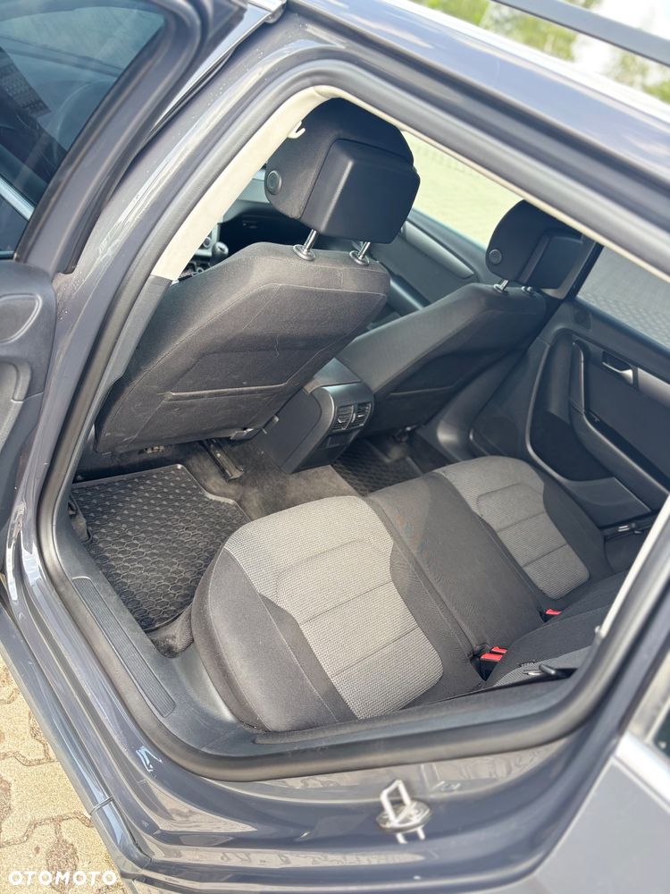 Volkswagen Passat 1.6 TDI DPF BlueMot Comfortline - 18