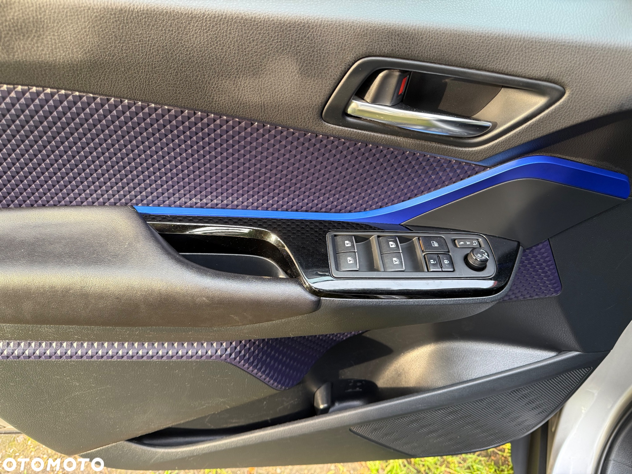Toyota C-HR - 11
