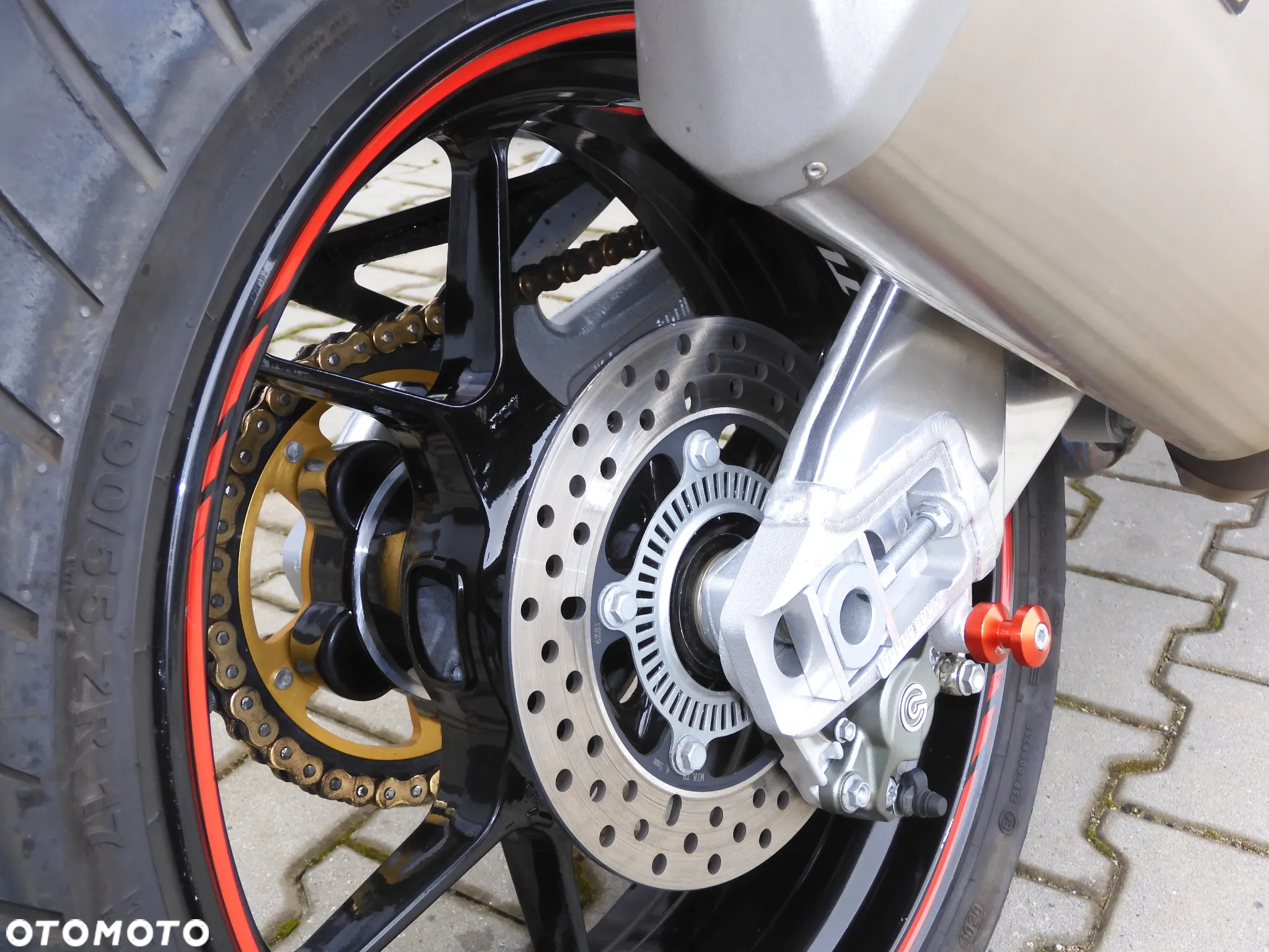 Aprilia Tuono - 8