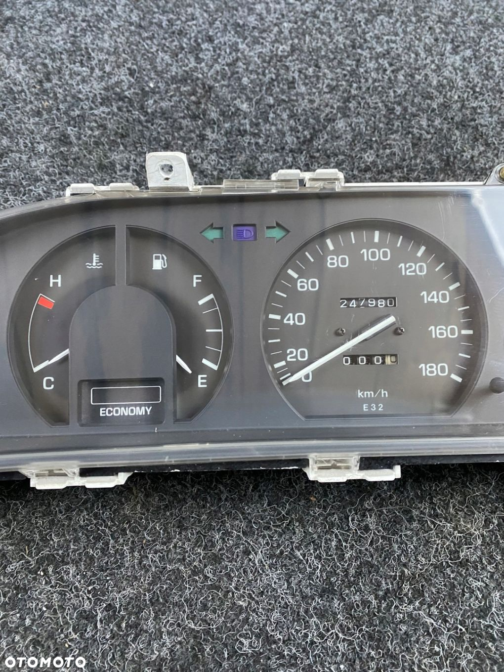 licznik zegary toyota corolla e9 83200-1A260 - 3
