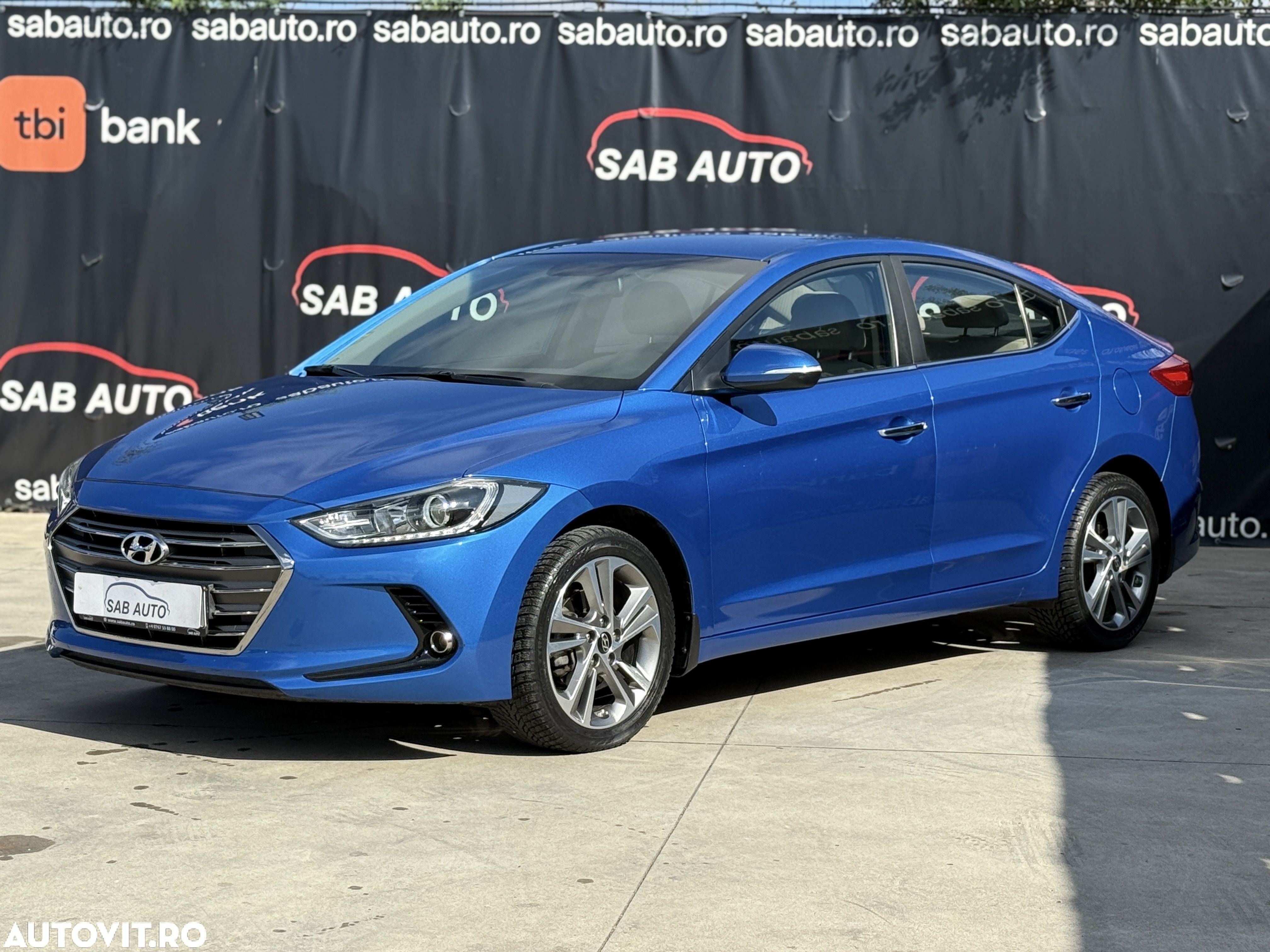 Hyundai Elantra 1.6 CRDI 7DCT Exclusive - 1