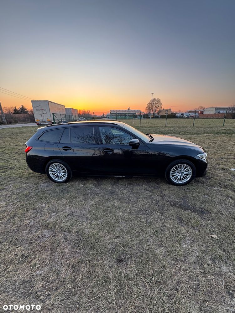 BMW Seria 3 320d Sport Line - 6