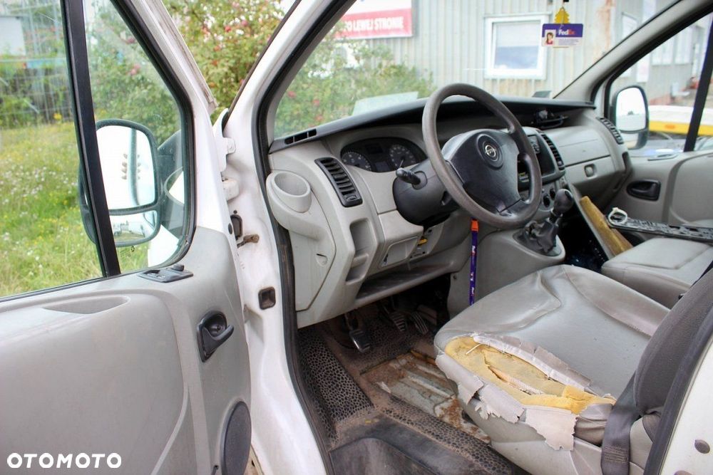 Opel Vivaro A X83 Lift 2009 2.0CDTI M9R782 Bus (MASKA, ZDERZAK, LAMPA, BŁOTNIK, DRZWI, SZYBA, FOTEL) - 6