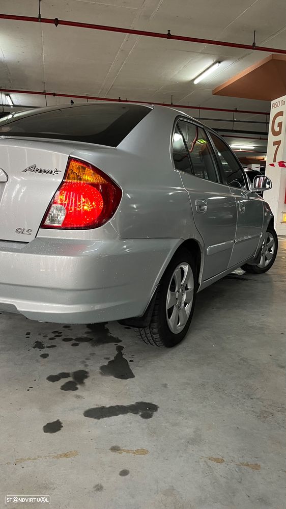 Hyundai Accent 1.3i GLS - 4