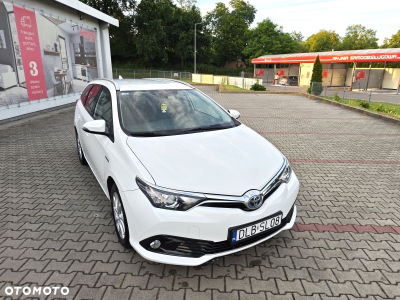 Toyota Auris Hybrid 135 Prestige - 2