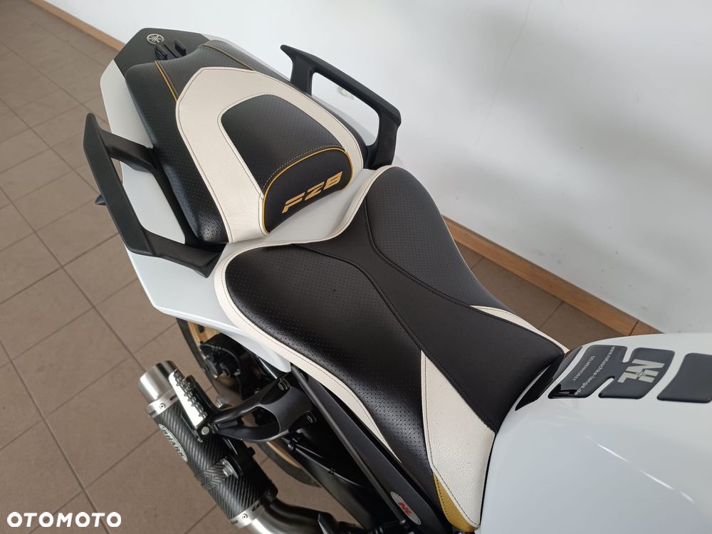 Yamaha FZ8 - 9