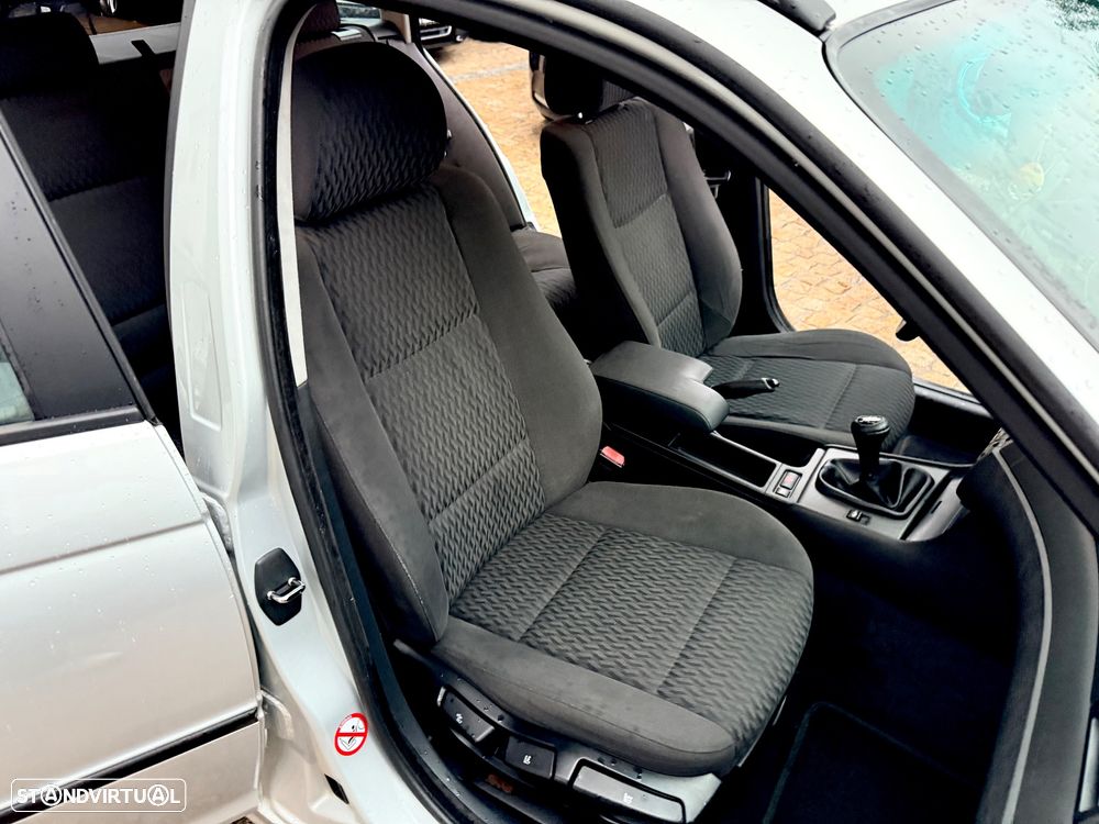 BMW 320 d Touring - 54