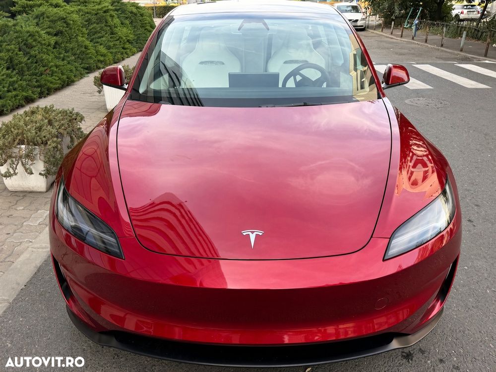Tesla Model 3 2024 photo 2
