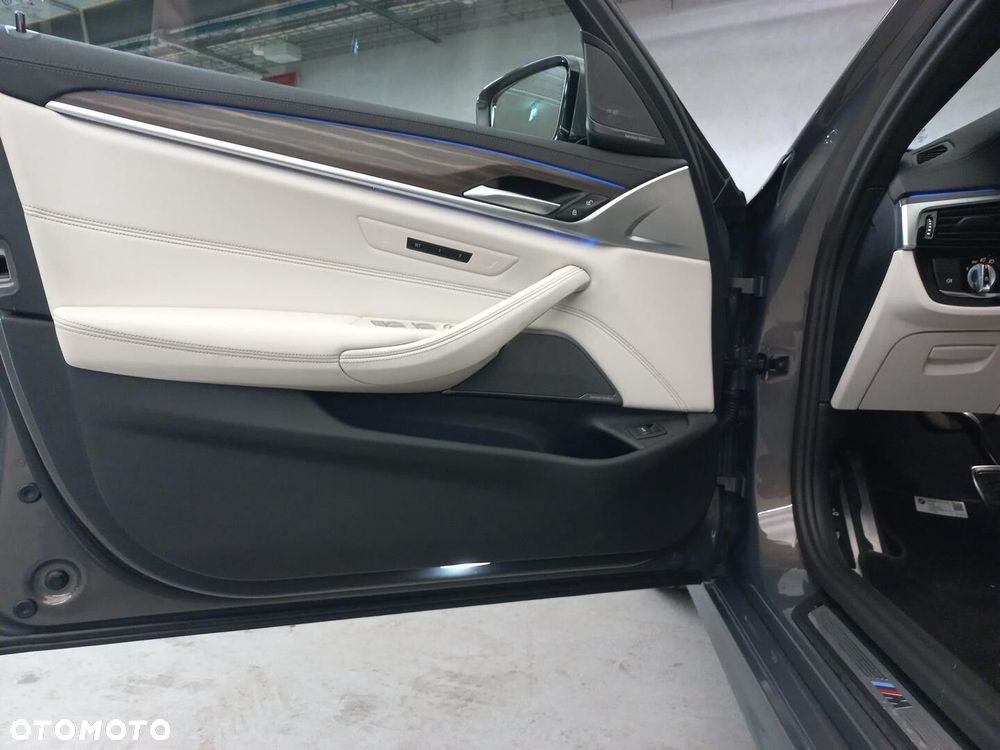 BMW Seria 5 - 12