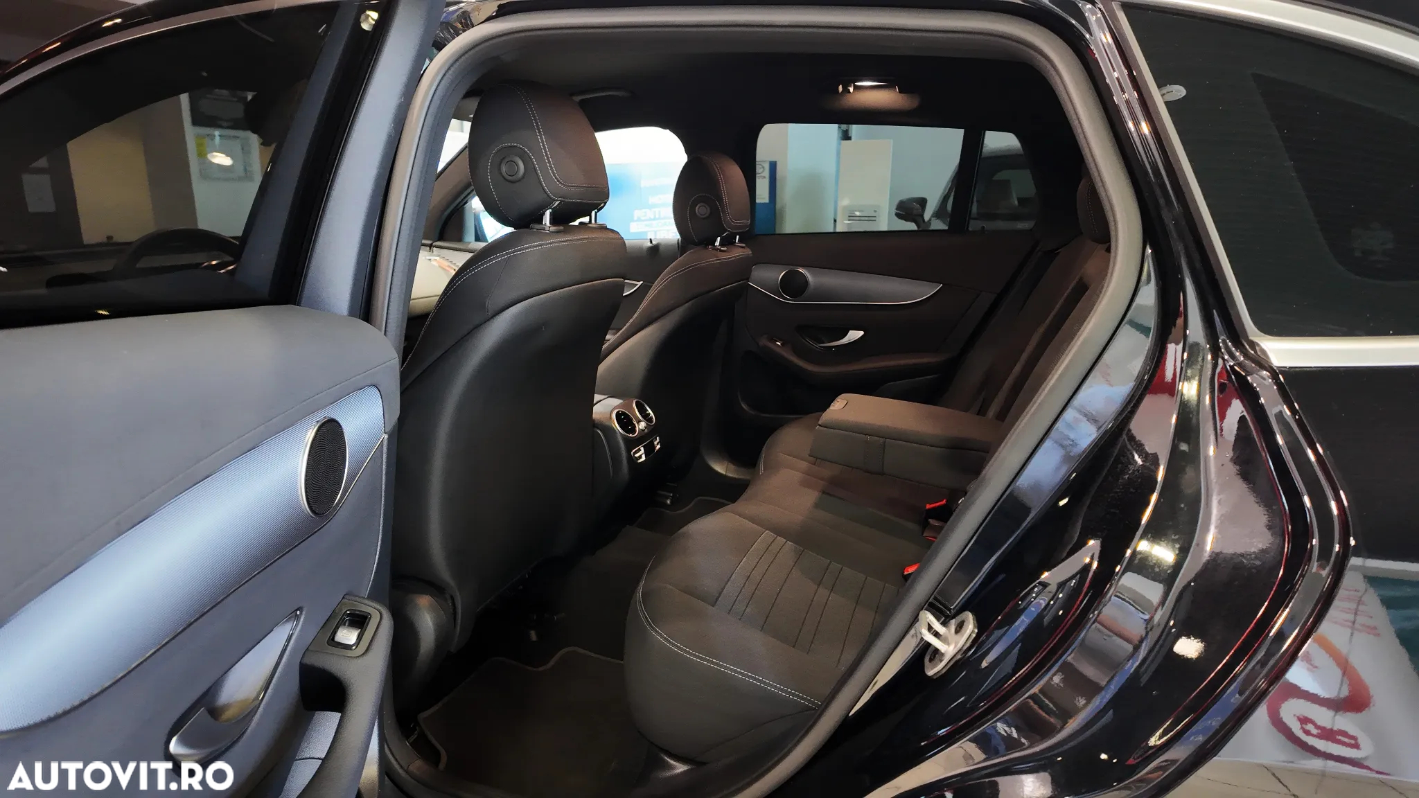 Mercedes-Benz EQC 400 4MATIC - 33