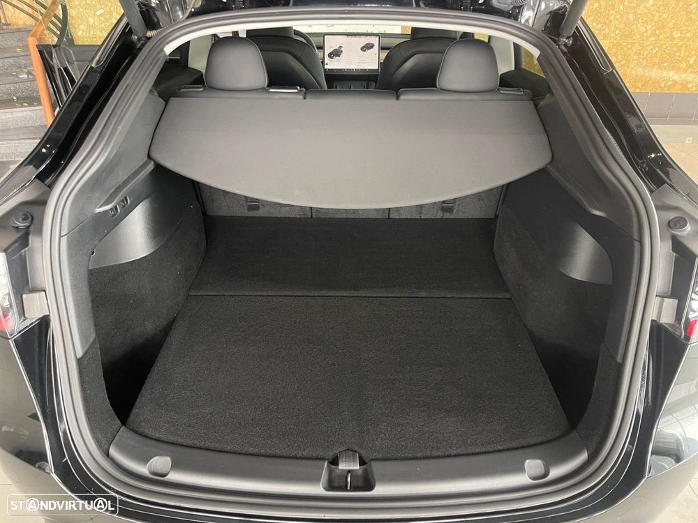 Tesla Model Y Standard - 9